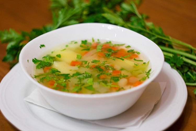 Постный суп из кабачков с фасолью