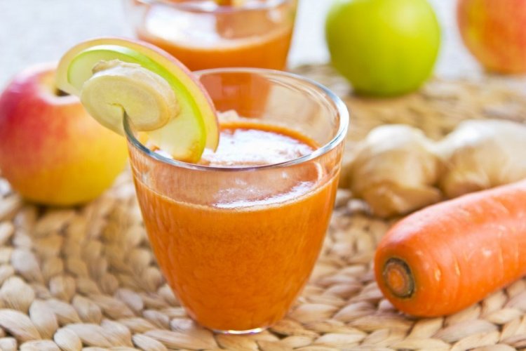 Морковно-яблочный смузи с апельсиновым соком