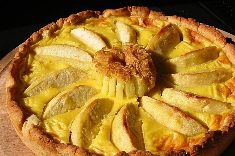 Пирог с яблоками, йогуртом и медом - рецепты пошагово