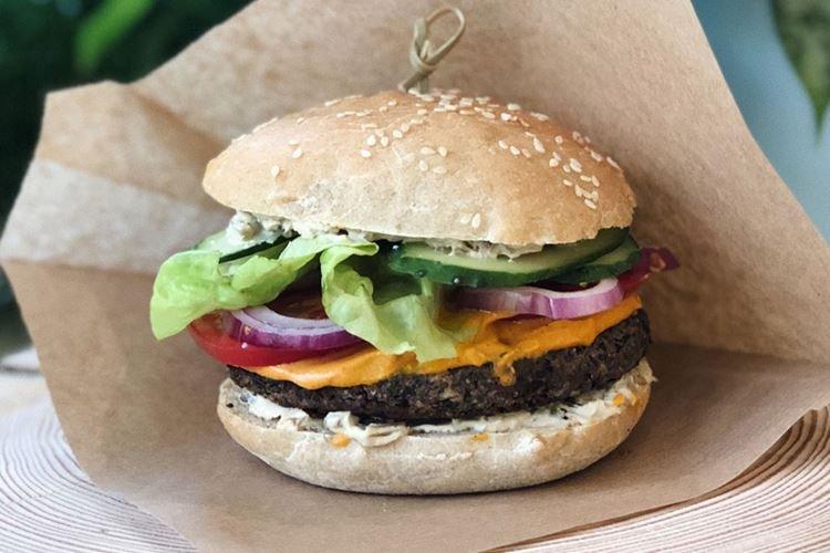 Вегетарианский гамбургер с бобовой котлетой - Рецепт как сделать в домашних условиях