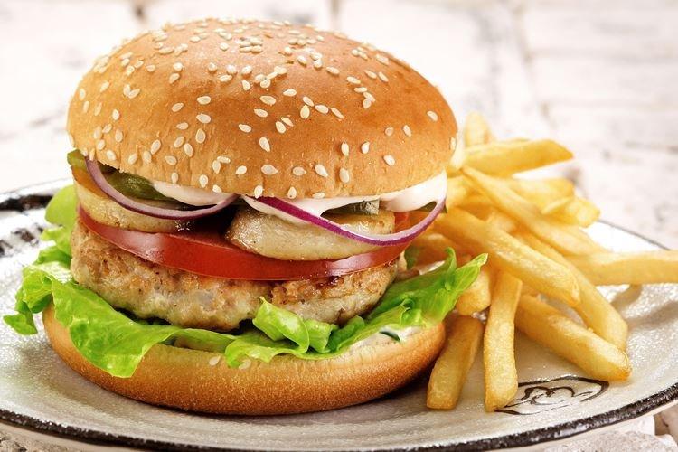 Гамбургер с курицей и яблоком - Рецепт как сделать в домашних условиях