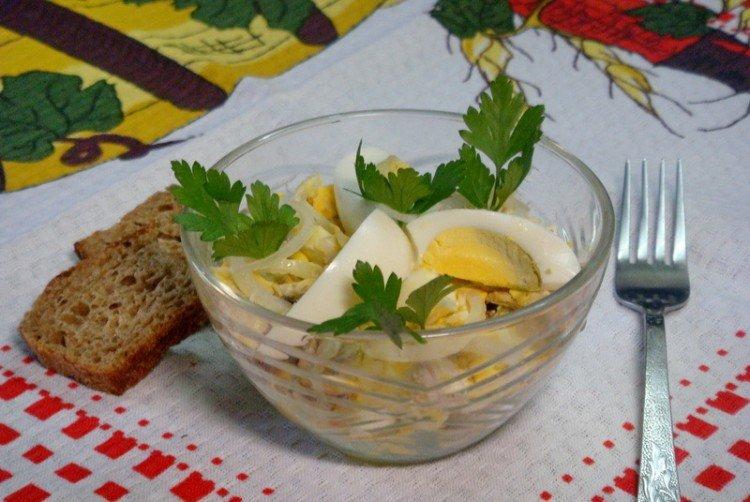 Салат с рыбой и маринованным луком - рецепты