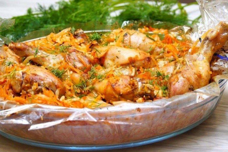 Куриные окорочка на капустной подушке - Блюда в духовке рецепты