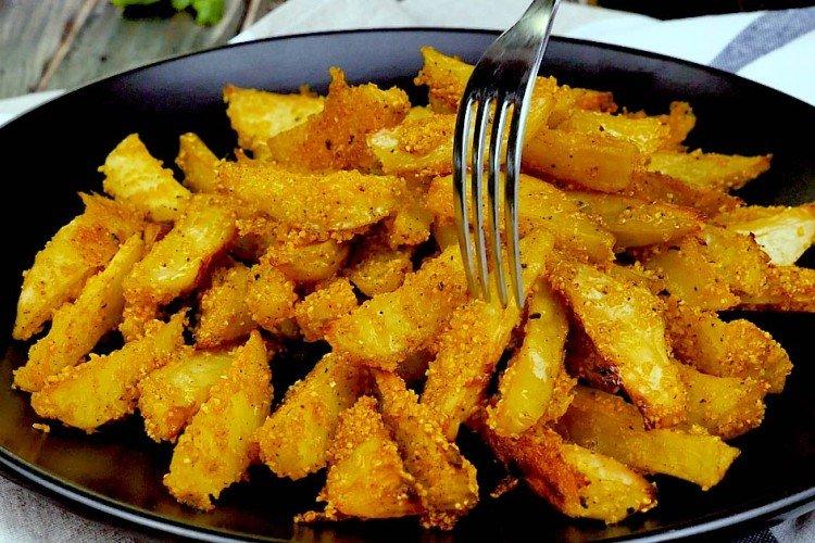 Картофель по-деревенски в сухарях в духовке - рецепты